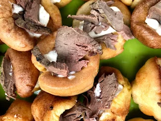 Roast beef canapés